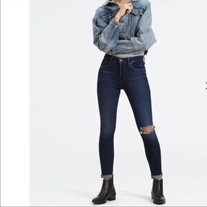NWT Levi’s 721 High Rise Skinny Jeans in‎ wash London Haze Size 25